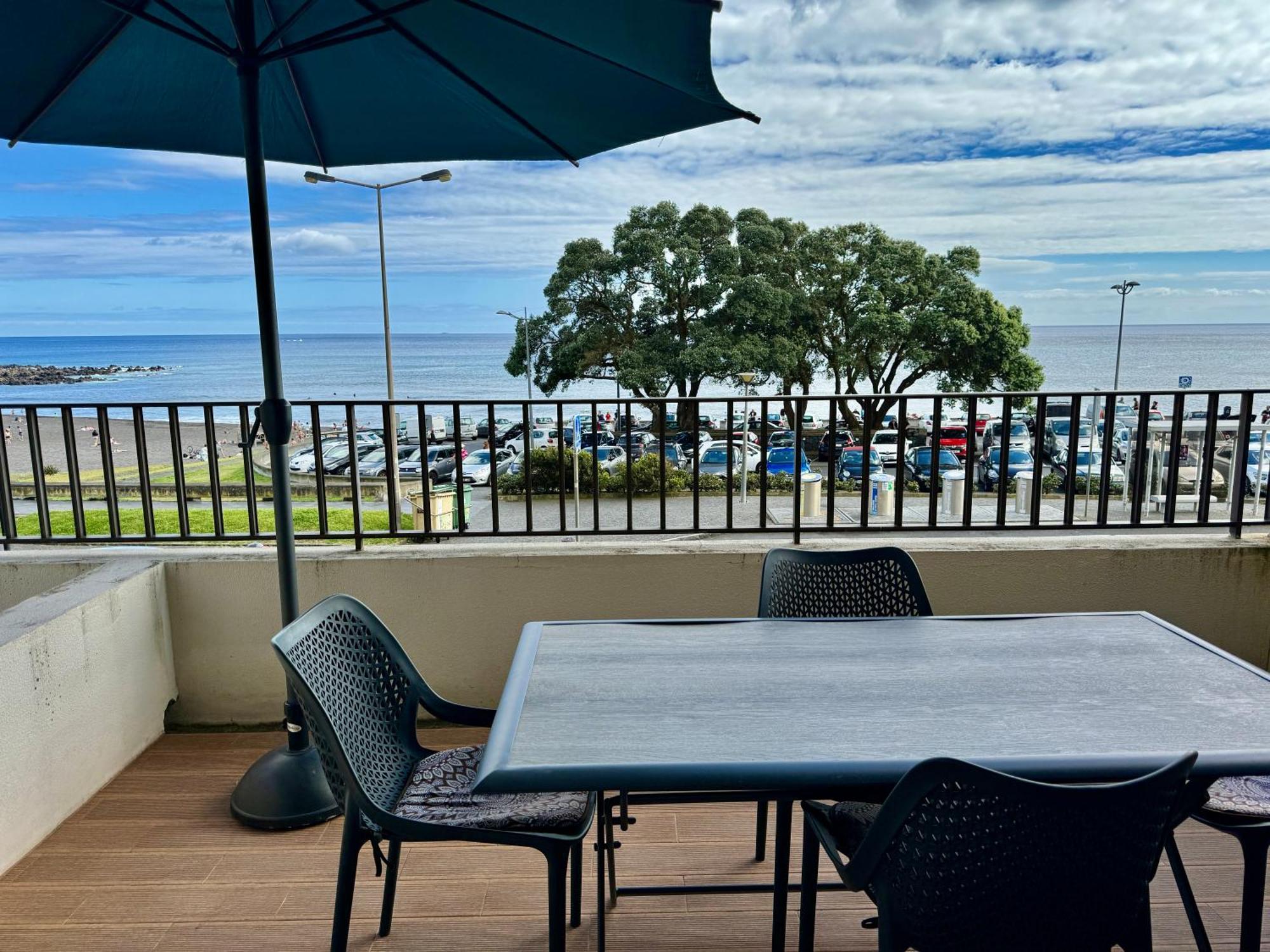 Ponta Delgada Beach Front House מראה חיצוני תמונה